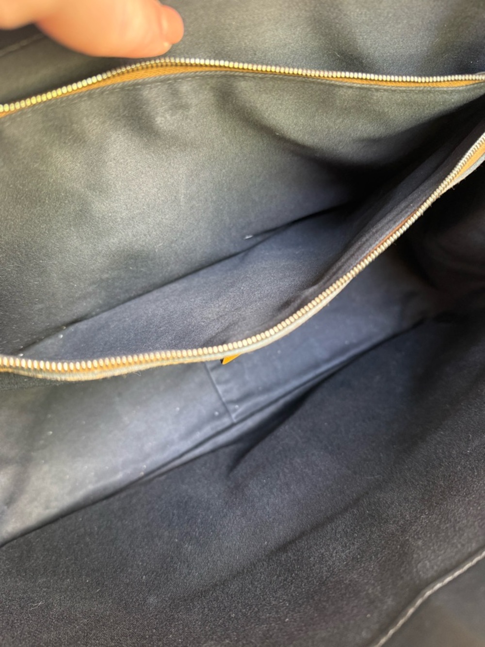 Bally Vintage Black Leather Tote and Shoulder Bag with Red Handles and Strap - Picture 11 of 15